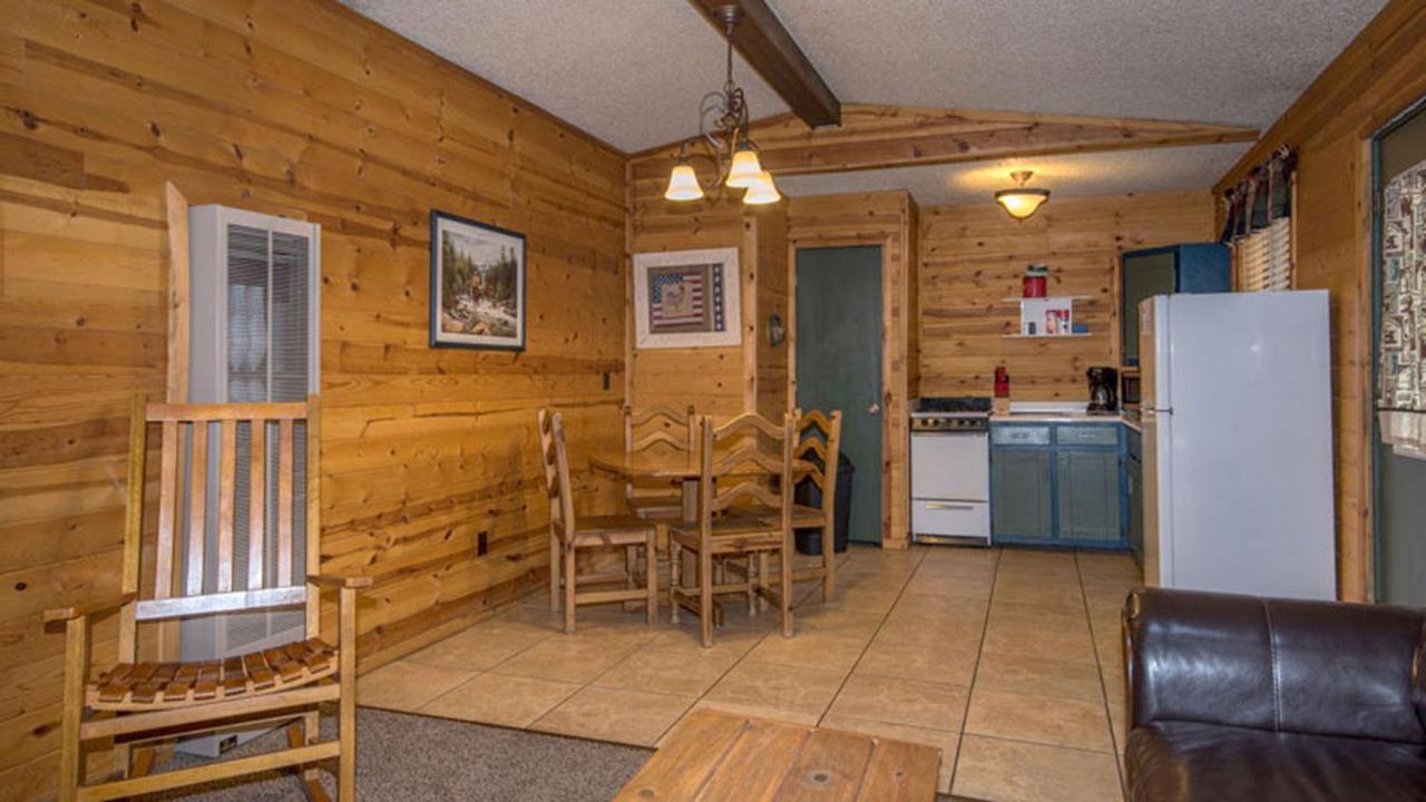 רואידוסו Whispering Pine Cabins מראה חיצוני תמונה